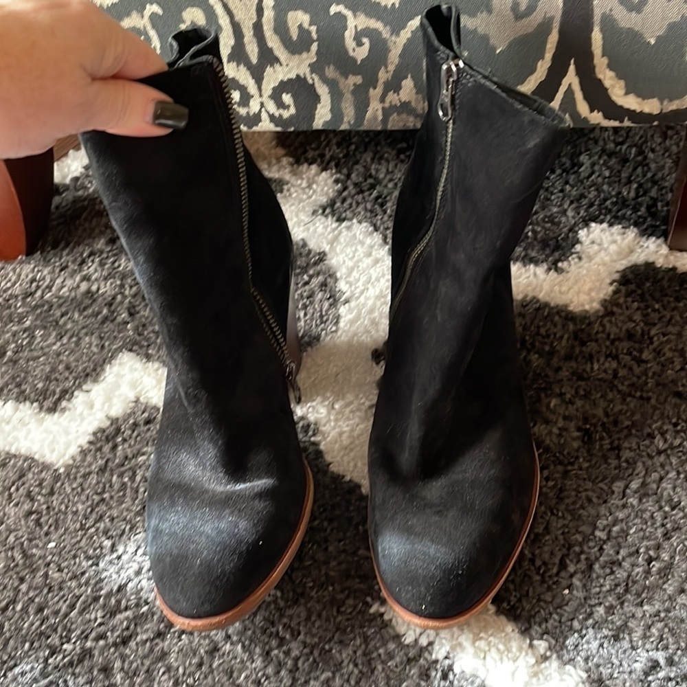 Korkease black suede ankle boots sz 8.5 - Picture 2 of 8